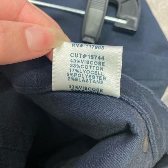 Mens J Brand Eli Nubloo Dark Navy Short 11" Inseam Size 28 - Picture 5 of 6